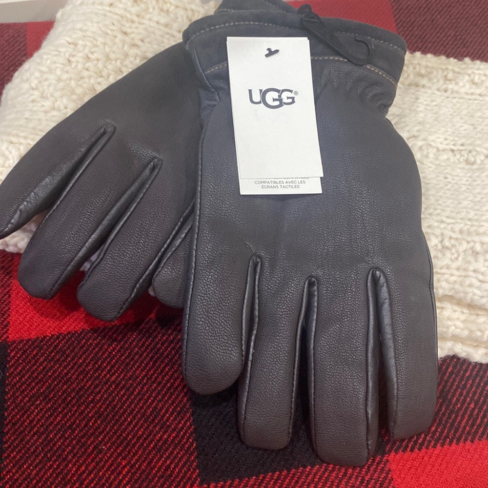 Ugg gloves